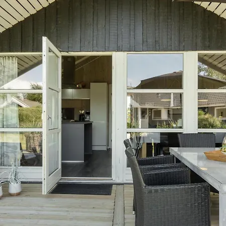 Three-bedroom In Sydals Дом отдыха *