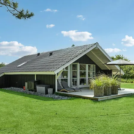 Three-bedroom In Sydals Дом отдыха *