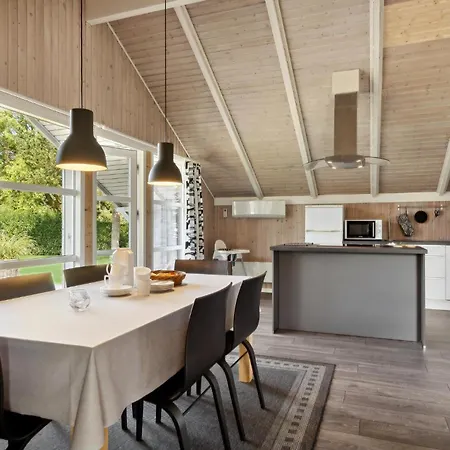 Three-bedroom In Sydals Nedre Lysabild