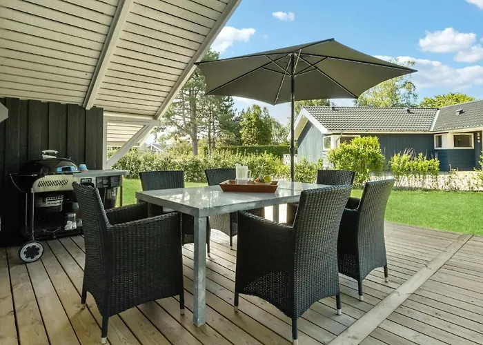 Holiday home Three-bedroom In Sydals Skovbyballe